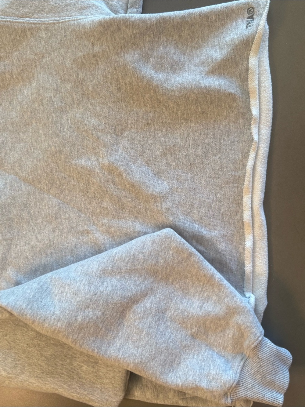 Aritzia Women’s lounge Set Gray Cargo Sweatpants and Cropped Crew Sweatshrit - Picture 5 of 6